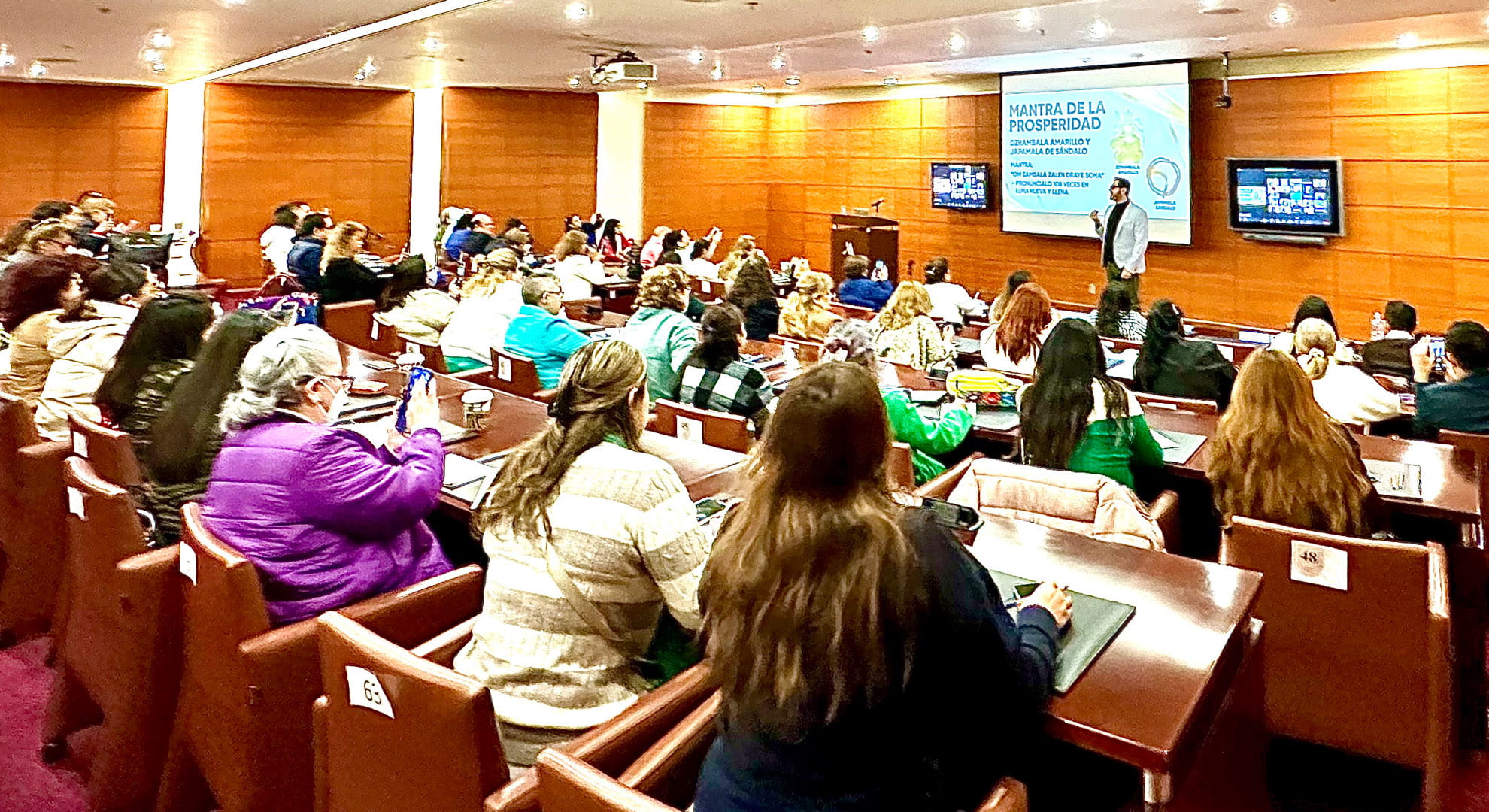 Conferencia Alfonso León 1